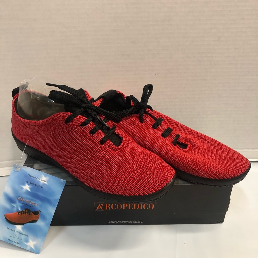 Women's ARCOPEDICO LS Red Knit Lace Up Sneaker